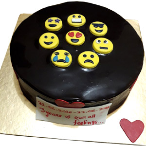 2 pounds chocolate Fondant Emoji Cake