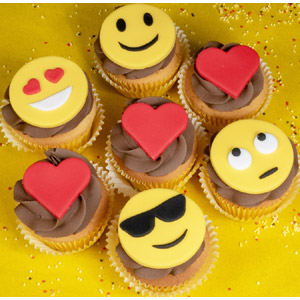 7 Pieces Fondant Emoji Cupcake