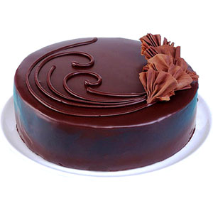 4.4 pounds Chocolate Cake