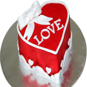 (08) 1 pound fondant red velvet cake