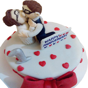 (004) 2 pound fondant red velvet cake