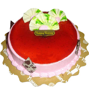 Half kg Strawberry round shape cake