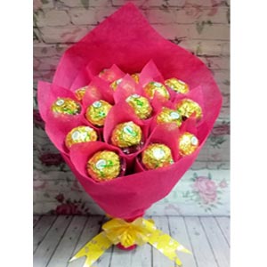 (03) Ferrero Rocher in a Bouquet