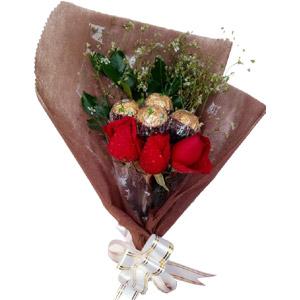 Red Roses W/ Ferrero Rocher Chocolates in a Bouquet