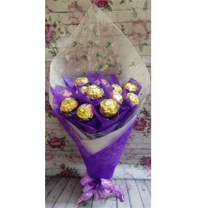 (01) Ferrero Rocher in a Bouquet