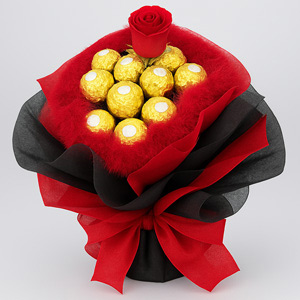 (17) Ferrero Rocher and rose bouquet 