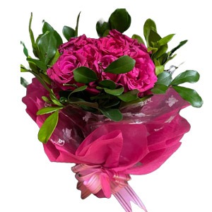 12pcs Red Roses in bouquet