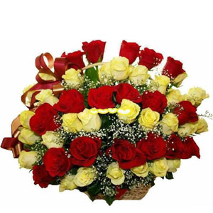 (24) 30pcs red & 20pcs yellow roses in basket