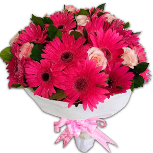 Gerbera & Pink Rose in a Bouquet