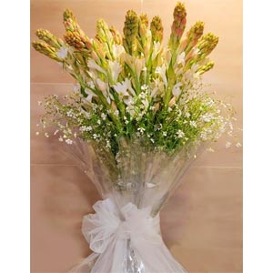 Rajanigandha in a Bouquet