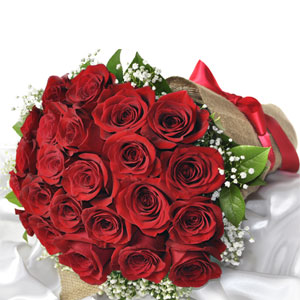 24 pieces red roses in a bouquet