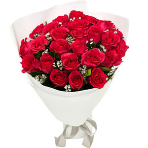 30 pieces red roses in a bouquet