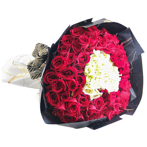 Classic Red and White Rose Elegance