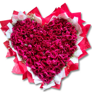 (0001) Heart Shaped Roses W/100 Roses