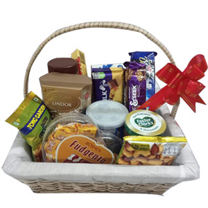 Extraordinary Gourmet Basket