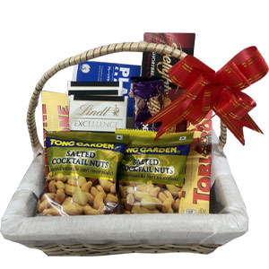 Elegance Gourmet Basket