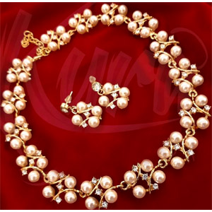 Necklace set with imitation pearl