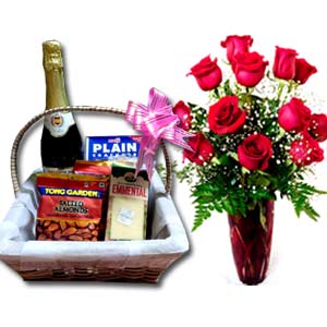Assorted Gift Basket W/ Roses