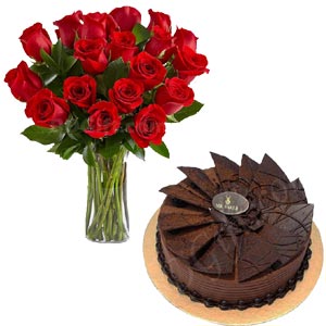 Red roses W/ Cake