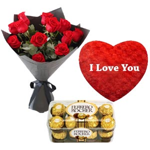 Red roses W/ Pillow & Chocolates